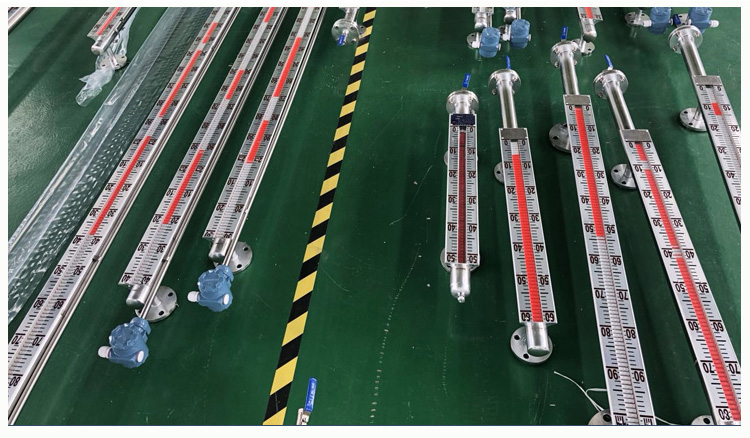 翻柱式磁浮子液位计产品图